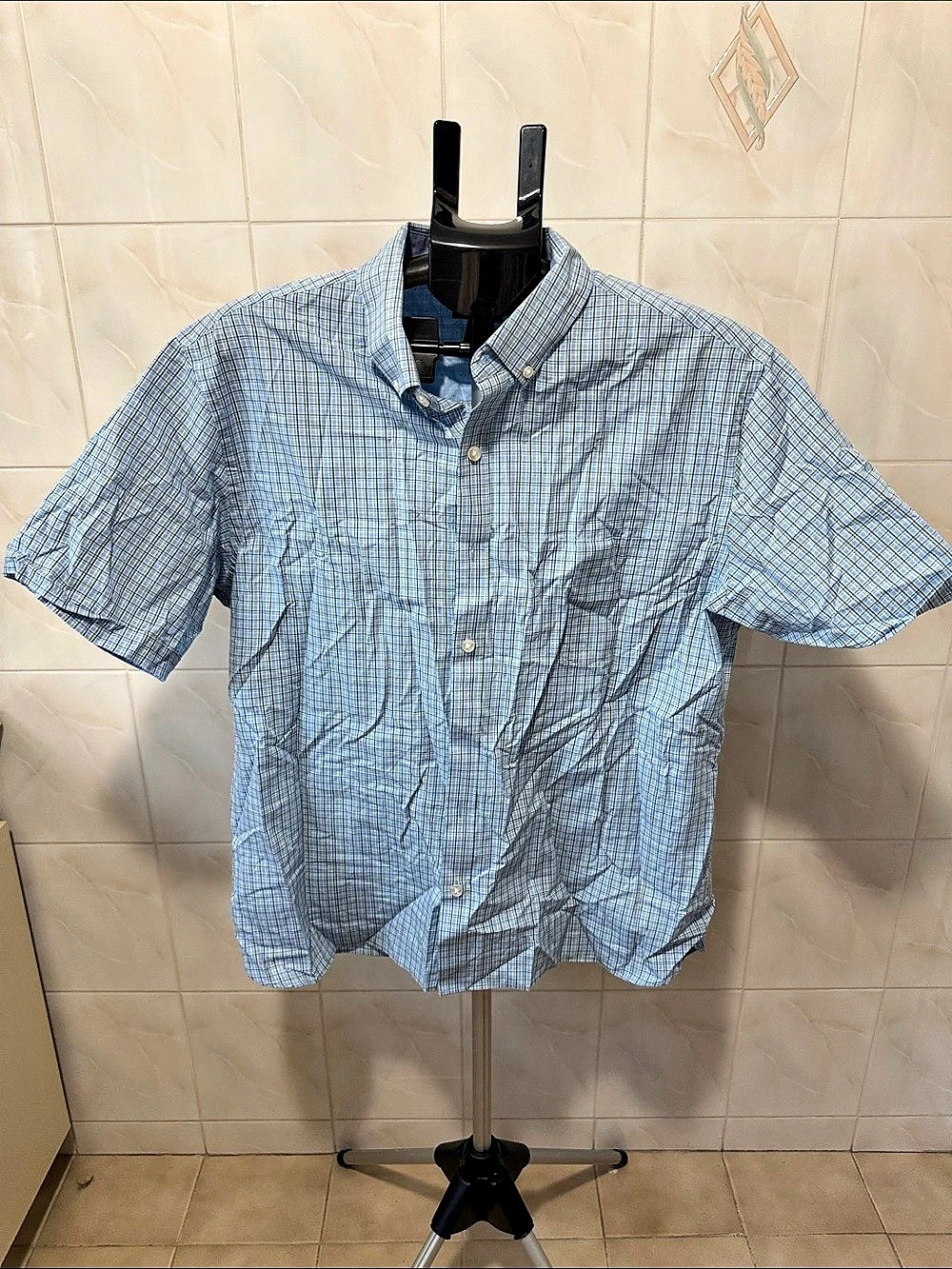 Van Heusen Checkered Button Down Shirt in Blue & White Size 17 17 1/2